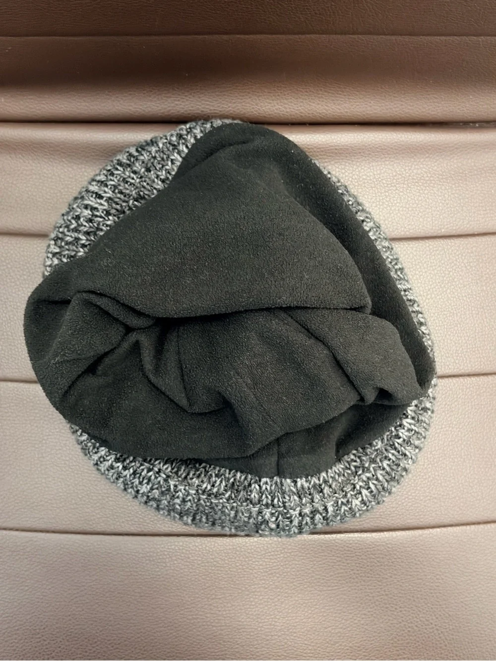 Titleist Mens (USED) Pom Pom Winter Golf Hat Heathered 2021